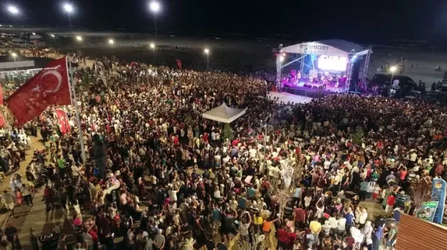 Karacabey'de Karadeniz Rüzgarı Esti Karacabey'de Karadeniz Rüzgarı Esti