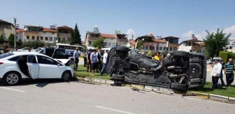 Denizli'de İki Otomobil Çarpıştı; Gurbetçi Sürücü Öldü