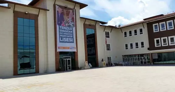 İHL Öğrencileri İrlanda'da Çalışmaya Katıldı