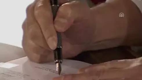 Moro Müslümanlarına Kapsamlı Özerklik - İmza Töreni Moro Müslümanlarına Kapsamlı Özerklik - İmza Töreni