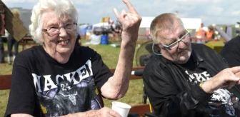 Almanya'da, Huzurevinden Kaçan İki Yaşlı Adam Heavy Metal Festivalinde Bulundu