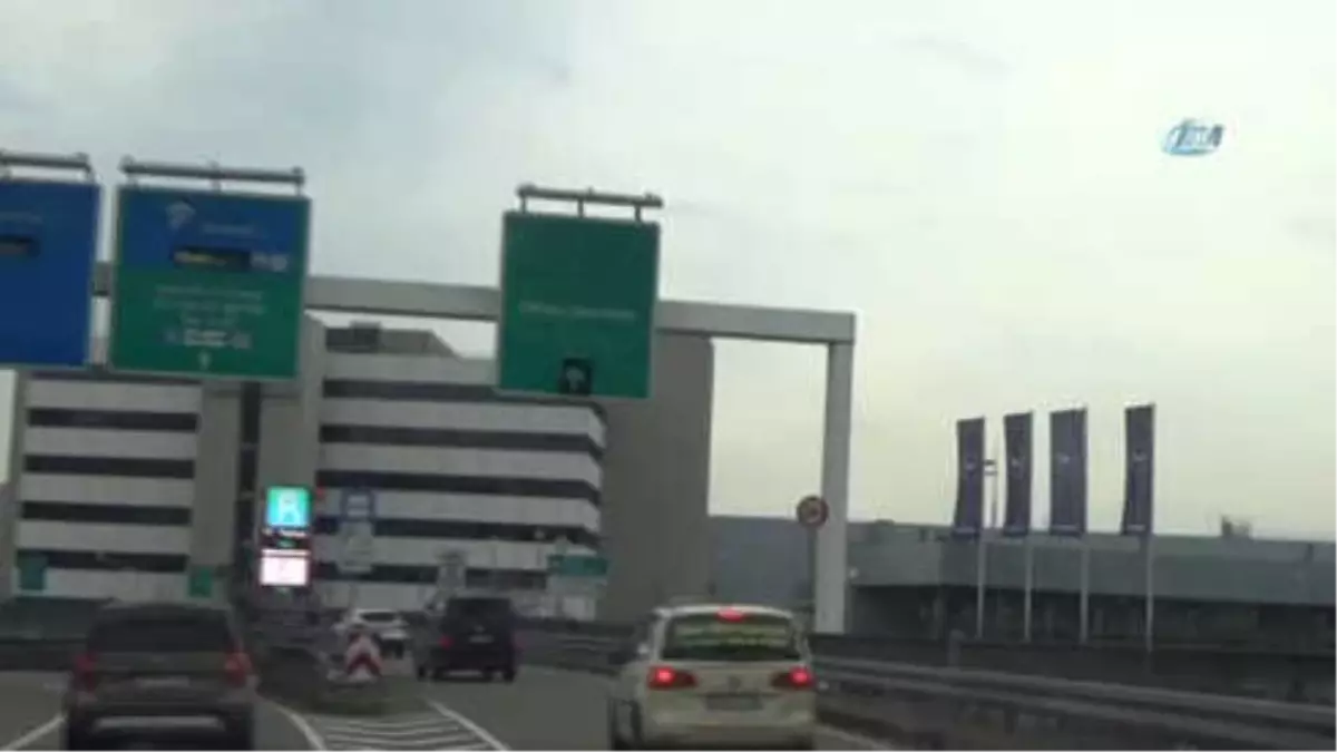 Frankfurt Havaalanı'nda Güvenlik Alarmı- Havaalanından Yüzlerce Kişi Tahliye Edildi