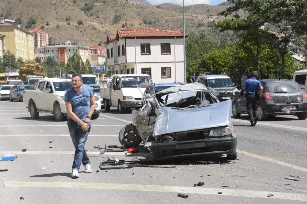 Gümüşhane'de Zincirleme Trafik Kazası: 4 Yaralı - Haberler