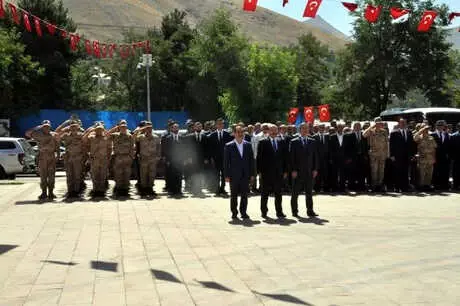 Bitlis'in Düşman İşgalinden Kurtuluşunun 102'nci Yılı Kutlandı Bitlis'in Düşman İşgalinden Kurtuluşunun 102'nci Yılı Kutlandı