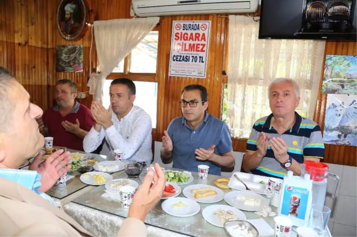 Çayeli Belediye Başkanı Dr. Atilla Esmen, Sanayi Sitesi Esnafı ile Kahvaltıda Buluştu