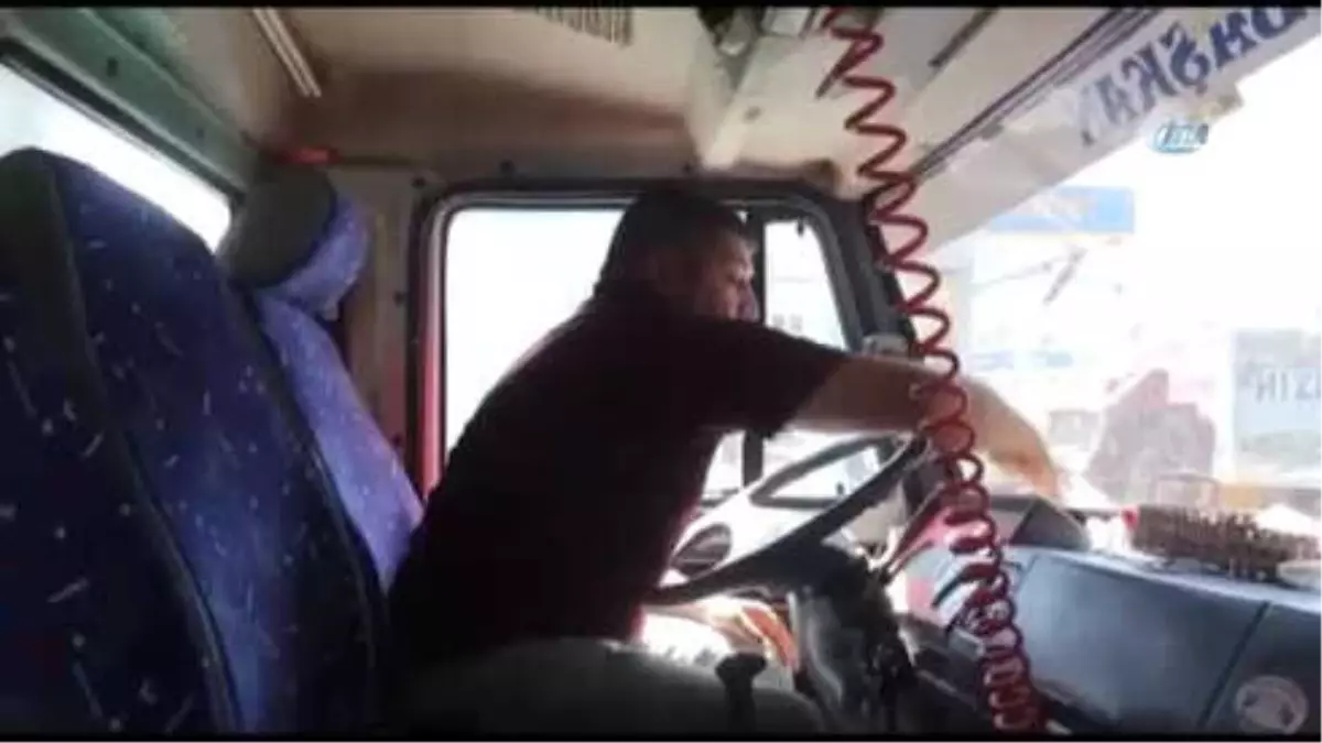 'Dolarlarınızı Bozdurun' Çağrısına Aracını Devlete Bağışlayarak Destek Verdi