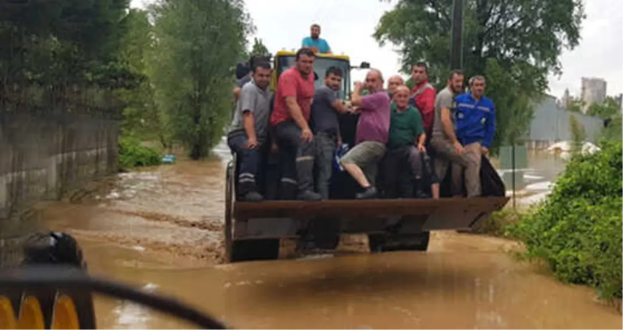Ordu'da, Sağanak Yağış Nedeniyle Ulaşım Durdu, Köprüler Yıkıldı