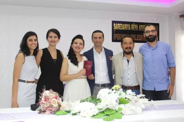 Van'daki Nikah Salonlarında 08.08.2018 Yoğunluğu Van'daki Nikah Salonlarında 08.08.2018 Yoğunluğu