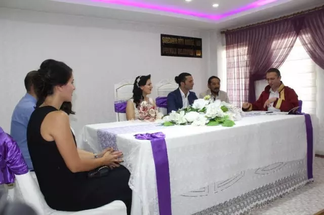 Van'daki Nikah Salonlarında 08.08.2018 Yoğunluğu Van'daki Nikah Salonlarında 08.08.2018 Yoğunluğu