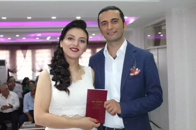 Van'daki Nikah Salonlarında 08.08.2018 Yoğunluğu Van'daki Nikah Salonlarında 08.08.2018 Yoğunluğu