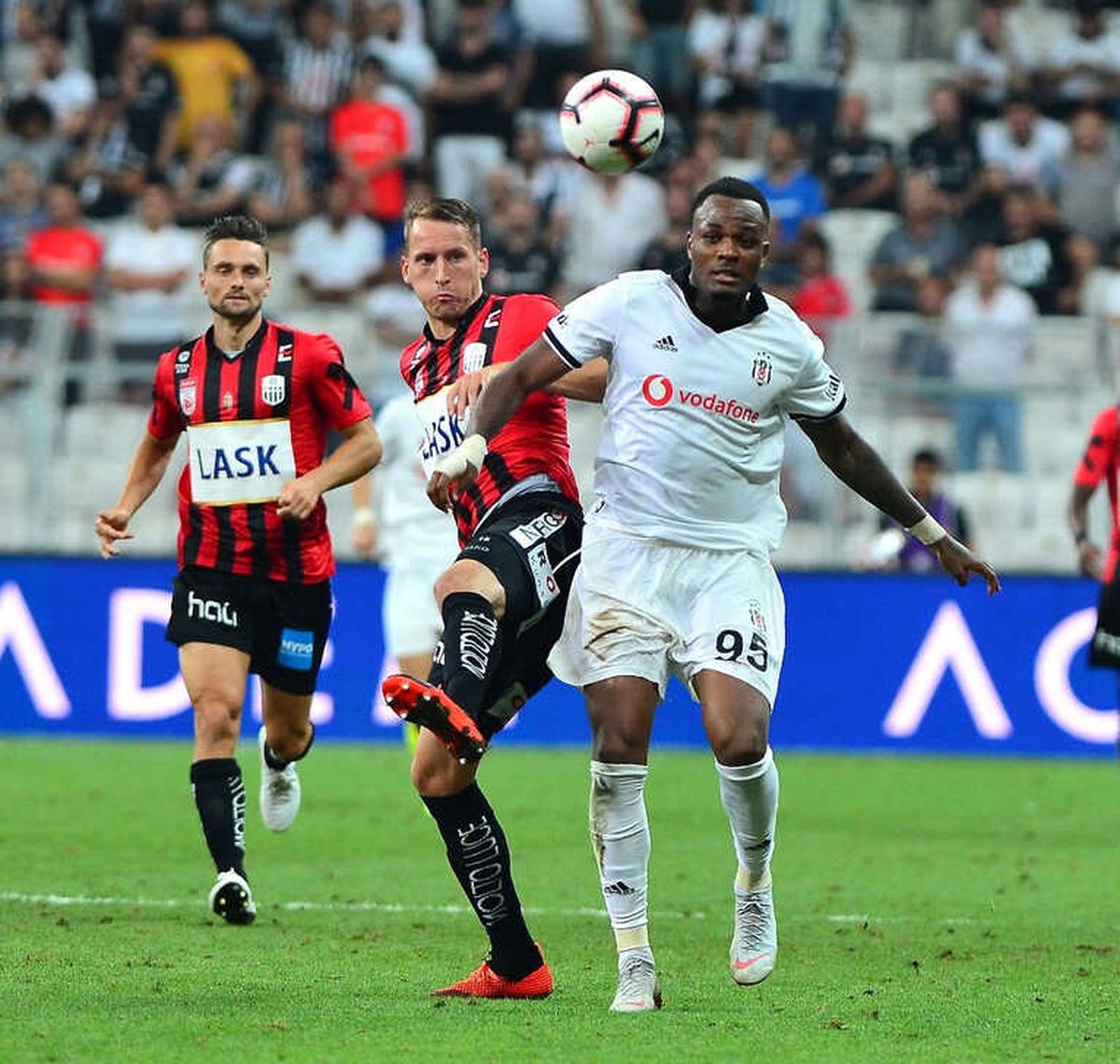 UEFA Avrupa Ligi: Medipol Başakşehir: 0 - Burnley: 0 (Maç Sonucu)