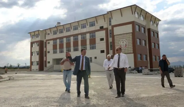 Vali Azizoğlu İnşaatları İnceledi Vali Azizoğlu İnşaatları İnceledi