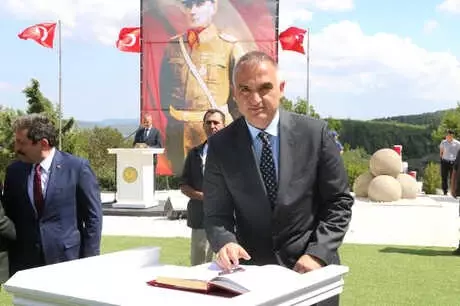 Anafartalar Zaferi'nin 103'üncü Yıl Dönümü Kutlandı Anafartalar Zaferi'nin 103'üncü Yıl Dönümü Kutlandı