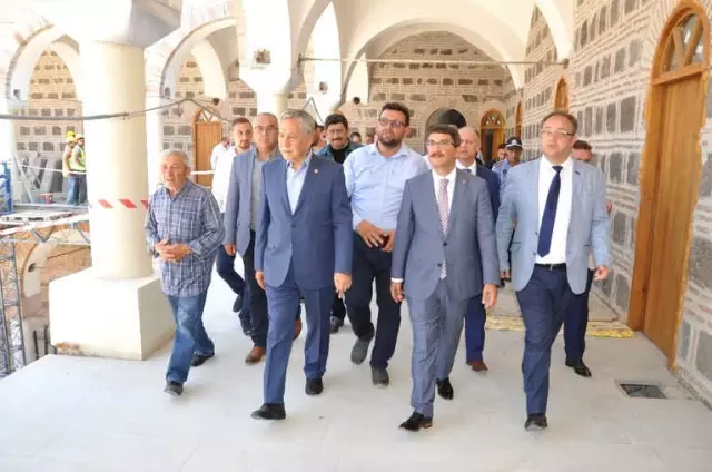 Arınç, Kapatılan Fetö'nün Öğrenci Yurdundaki Yenileme Çalışmalarını İnceledi