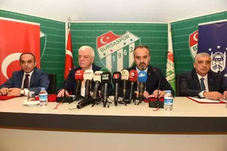 Bursa'da 'Askıda Kombine Bilet' Projesi Başladı Bursa'da 'Askıda Kombine Bilet' Projesi Başladı