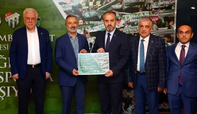 Bursaspor'da 'Askıda Kombine Bilet' Projesi Bursaspor'da 'Askıda Kombine Bilet' Projesi