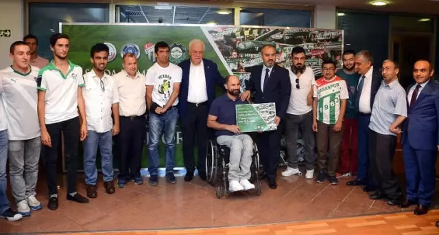 Bursaspor'da 'Askıda Kombine Bilet' Projesi Bursaspor'da 'Askıda Kombine Bilet' Projesi