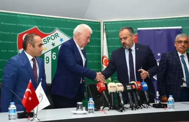 Bursaspor'da 'Askıda Kombine Bilet' Projesi Bursaspor'da 'Askıda Kombine Bilet' Projesi