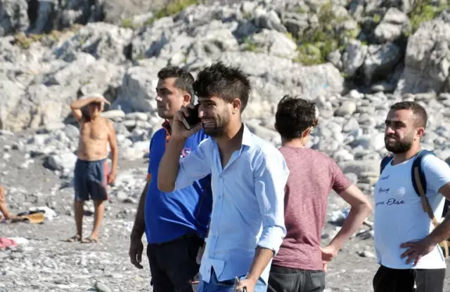 Gözyaşları İçinde Telefona Sarıldı: Ailesine Kötü Haberi Verdi