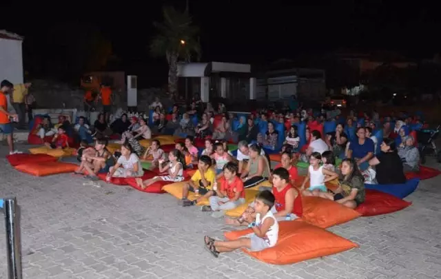 Güzelhisar'da Yıldızlar Altında Sinema Keyfi
