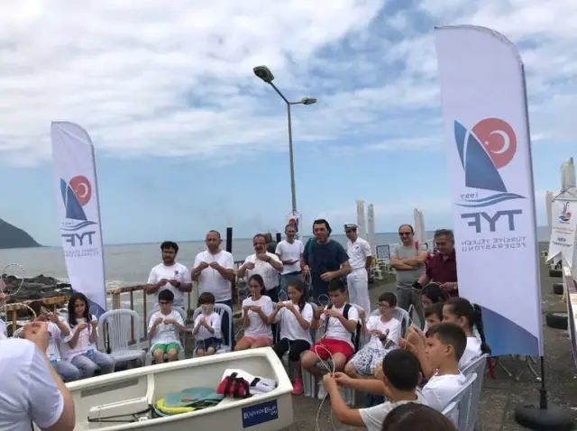 Hopalı Gençler Yelkenle Tanıştı