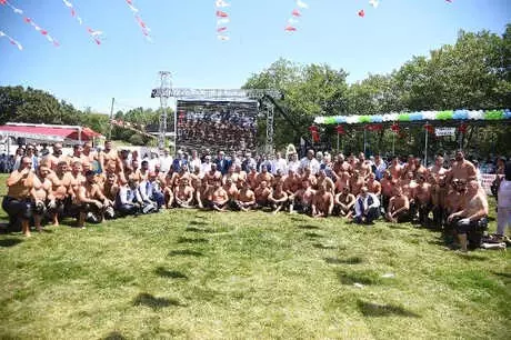 Balıkesir'de '59'uncu Geleneksel Kurtdereli Pehlivan Güreşleri' Başladı