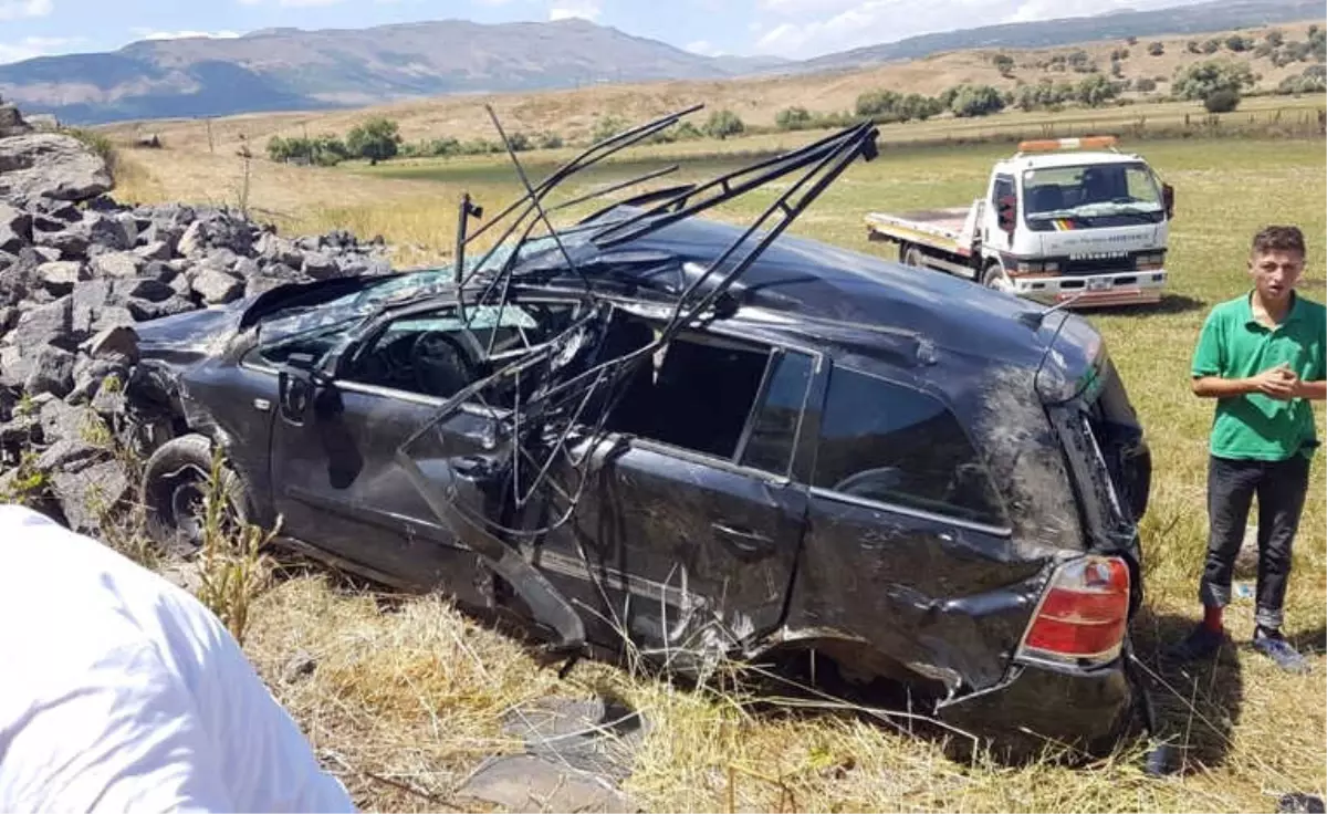 Bingöl'de Otomobil Şarampole Yuvarlandı : 4 Yaralı