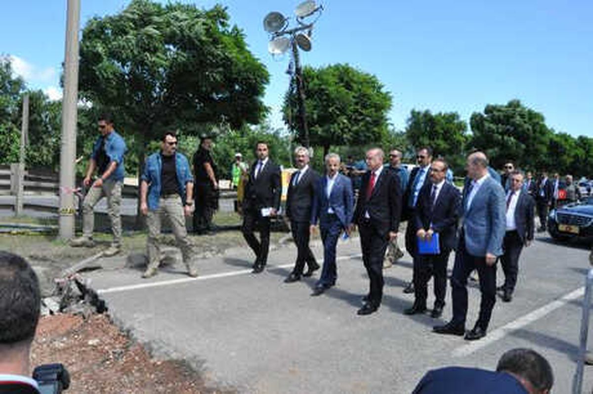 Cumhurbaşkanı Erdoğan, Ordu'da Sel Bölgesinde İncelemelerde Bulundu