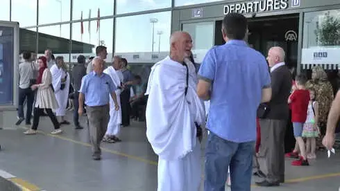 Makedonya'dan İlk Hac Kafilesi Yola Çıktı Makedonya'dan İlk Hac Kafilesi Yola Çıktı