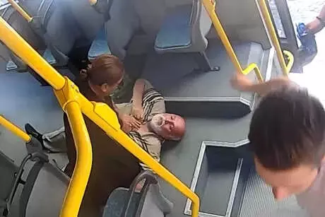 Otobüste Kalp Krizi Geçiren Yolcu Kurtarılamadı