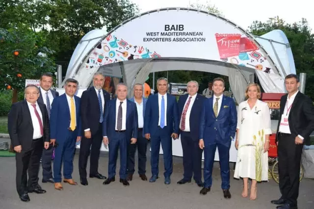 Uysal, Bakan Ersoy'u '3'üncü Kaleiçi Old Town Festivali'ne Davet Etti Uysal, Bakan Ersoy'u '3'üncü Kaleiçi Old Town Festivali'ne Davet Etti