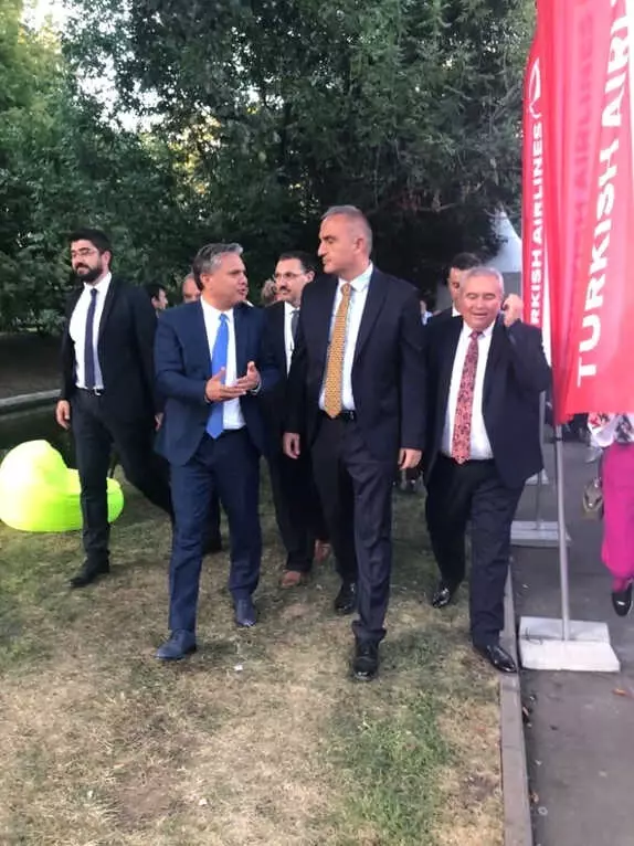 Uysal, Bakan Ersoy'u '3'üncü Kaleiçi Old Town Festivali'ne Davet Etti Uysal, Bakan Ersoy'u '3'üncü Kaleiçi Old Town Festivali'ne Davet Etti