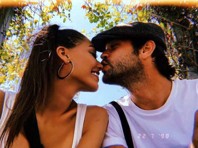 Dilan Çiçek Deniz ve Furkan Andıç, Plajda Sarmaş Dolaş Görüntülendi