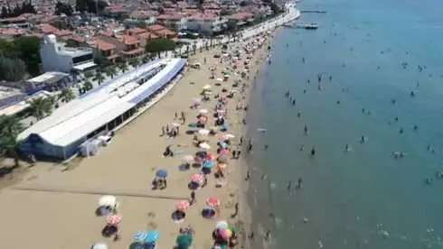 İzmir Menderes'te Örnek Şezlong Operasyonu... Sahilde Vatandaşa Parayla Satılan Tüm Şezlonglar... İzmir Menderes'te Örnek Şezlong Operasyonu... Sahilde Vatandaşa Parayla Satılan Tüm Şezlonglar...