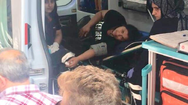 Kocaeli'de, Cani Genç Tartıştığı Sevgilisini Sokak Ortasında Sırtından Böyle Bıçakladı