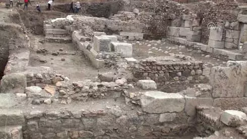 Sebastapolis'in Hamamı Ortaya Çıkarıldı Sebastapolis'in Hamamı Ortaya Çıkarıldı