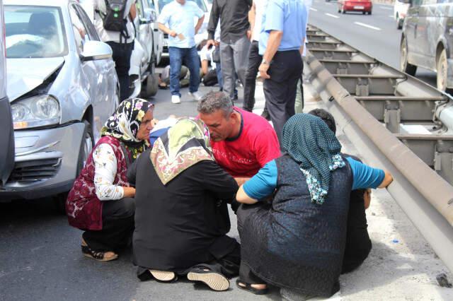 Son Dakika! FSM Girişinde Zincirleme Kaza: 2 Şerit Trafiğe Kapatıldı!