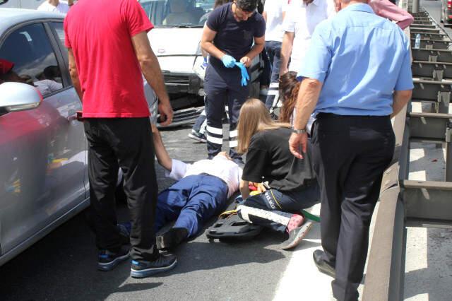 Son Dakika! FSM Girişinde Zincirleme Kaza: 2 Şerit Trafiğe Kapatıldı!