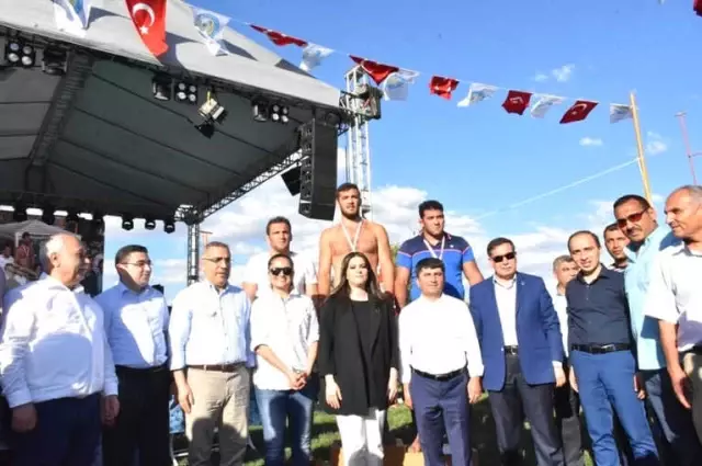 Tufanbeyli'de Festival Coşkusu Tufanbeyli'de Festival Coşkusu