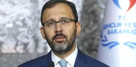 Bakan Kasapoğlu'ndan Milli Atletlere Tebrik