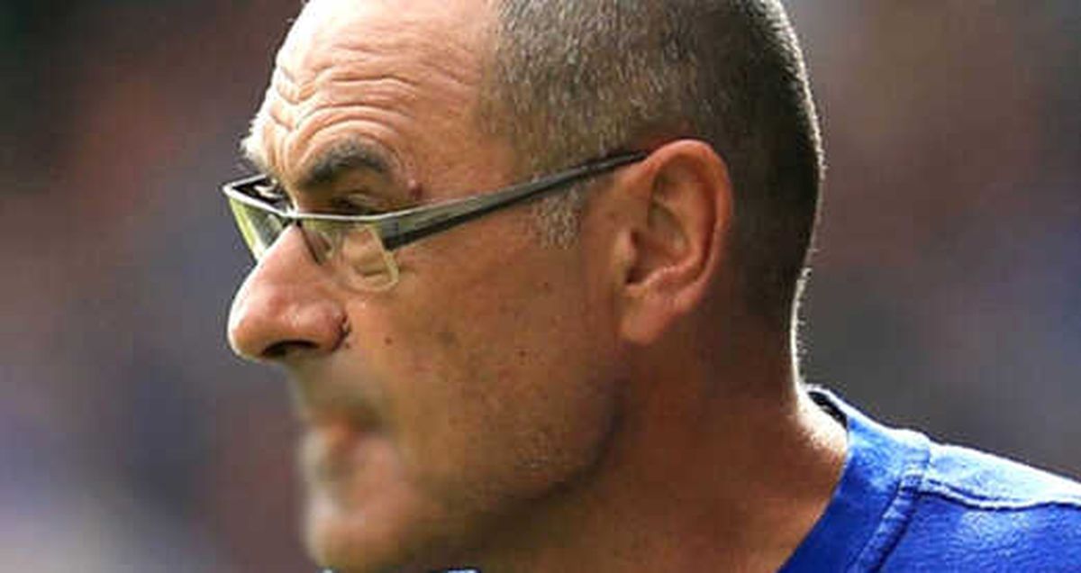 Chelsea Menajeri Sarri, Sigara İçemeyince Çözümü Tütün Çiğnemekte Buldu
