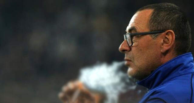 Chelsea Menajeri Sarri, Sigara İçemeyince Çözümü Tütün Çiğnemekte Buldu