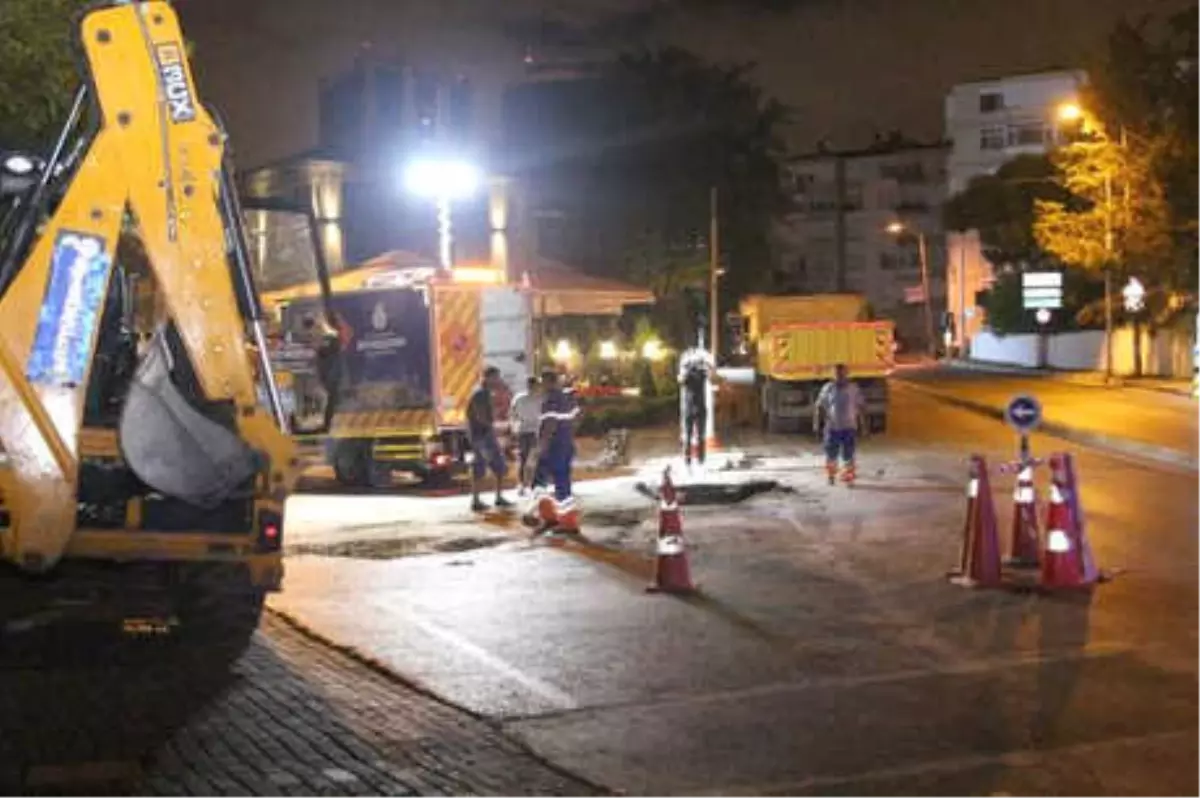 Nispetiye Caddesi'nde Yoldaki Göçük Kapatıldı