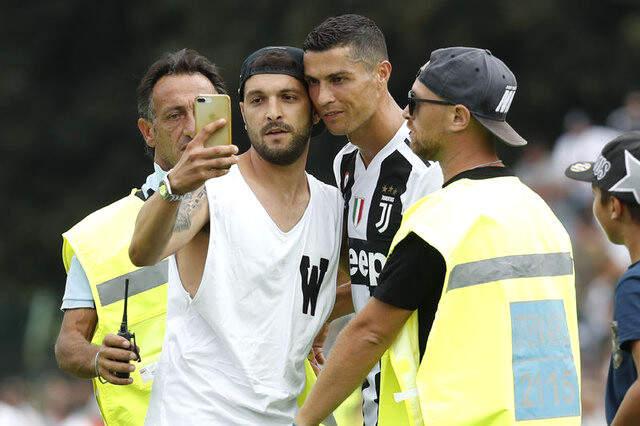 Portekizli Futbol Dahisi Cristiano Ronaldo, Juventus'ta İlk Golünü Attı