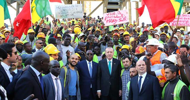 Senegal'de Vatandaşlar Türk Mallarını Kullanımı Arttırmak İçin Kampanya Başlattı