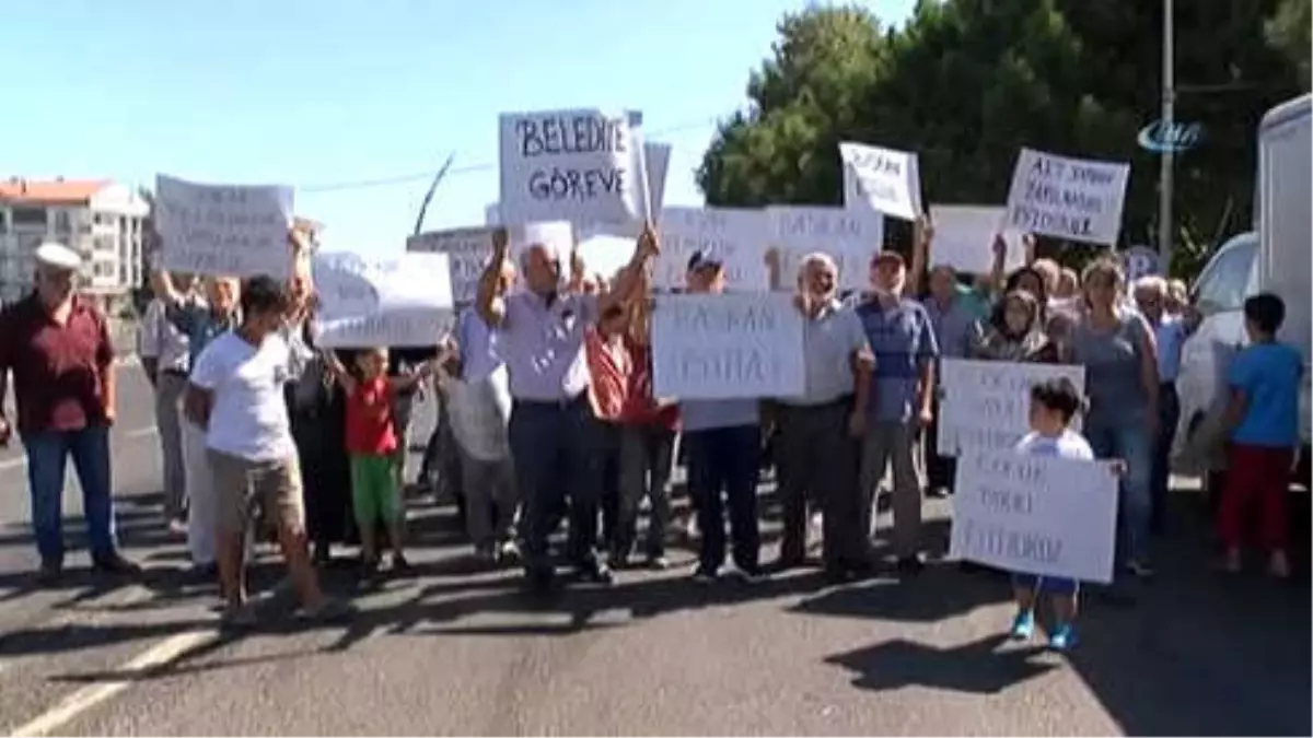 Halk CHP'li Belediyeye Yürüdü, Başkanı İstifaya Çağırdı