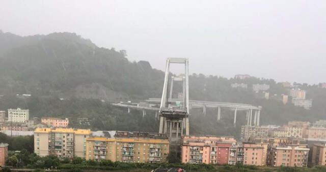 İtalya'dan Çöken Köprüden İlk Görüntüler