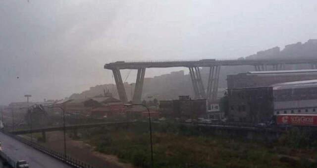 İtalya'dan Çöken Köprüden İlk Görüntüler