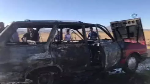 Niğde'de Seyir Halindeki Otomobil Yandı