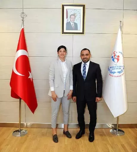 Nur Tatar 'Tatami'ye Geri Döndü